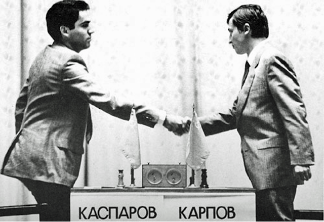 Kasparov與Karpov在1985年國際賽對弈，最後Kasparov因為不容於蘇聯政府離開了蘇聯。（作者提供圖片）