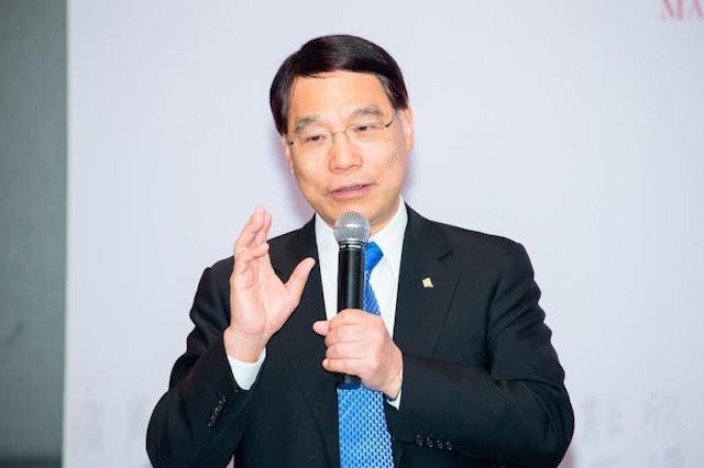 香港浸會大學校長陳新滋教授