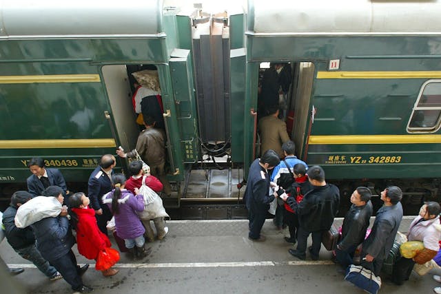 全國「普速鐵路」採用電子車票後，檢票程序或會產生一些變化。（亞新社）