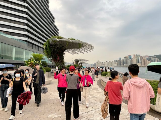 用懲罰來引導市民，只會令繁文縟節變得愈來愈沉重，而我們社會的道德與價值觀，卻可能不斷下滑。（Shutterstock）