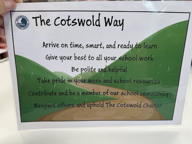 The Cotswold Academy重視學生待人處事的態度，要有基本的尊重和禮貌，也要為社群作出貢獻。