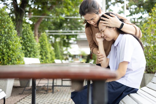 疫情對學童在感覺、情緒和社交發展上亦大受影響。（Shutterstock）