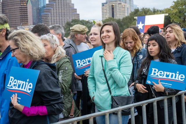 桑德斯的支持者中不乏女性選民。（Shutterstock）