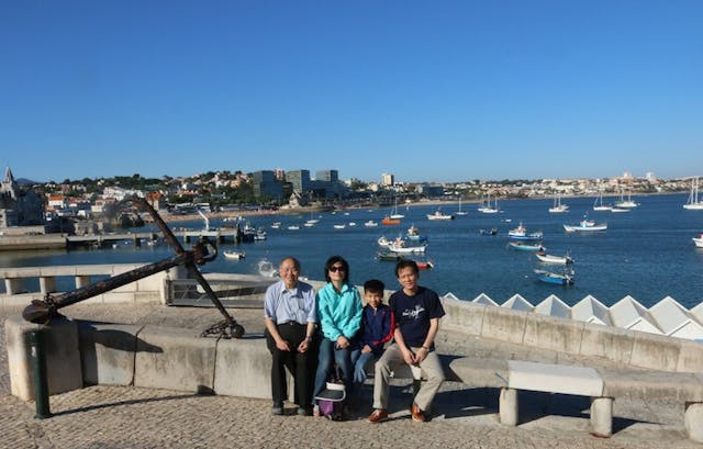 2014年夏天一家與朋友隨陳明銶教授遊覽葡萄牙，並在Coimbra大學出席歐洲漢學會議。