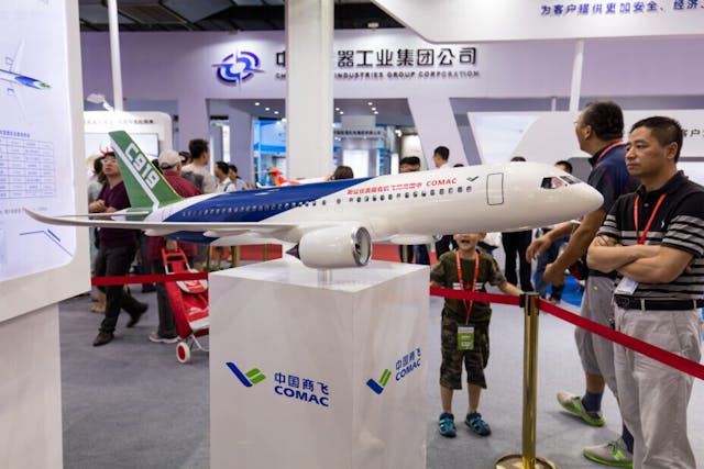 C919預計售價在5000萬美元左右，相比同級別的波音737與空客A320具有很強的價格優勢。（Shutterstock）