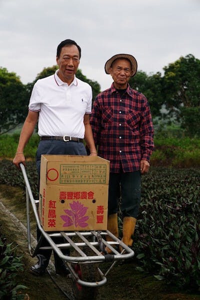 「方法永遠比困難多。」這句是我的口頭禪，也是我實證多年的價值觀。（郭台銘Facebook）