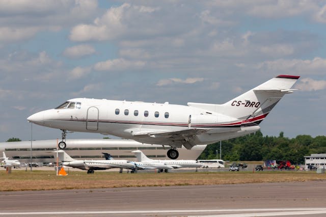 委內瑞拉擊落機尾有美國編號的飛機，與圖中的Hawker 800同型。（Shutterstock )