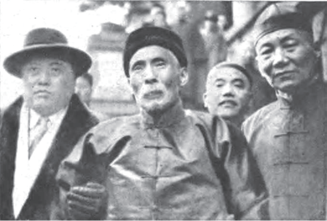 段祺瑞（中）民國22年（1933）抵達上海時留影。