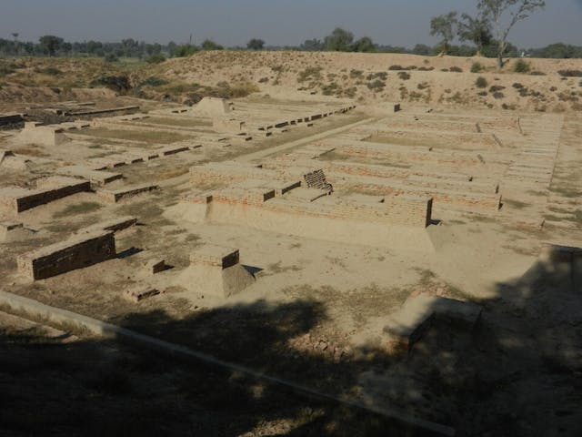 由於哈拉帕（Harappa）是考古學家最早發現的、屬於印度河文明的遺址，因此印度河文明又稱作哈拉帕文明。（Wikipedia Commons）