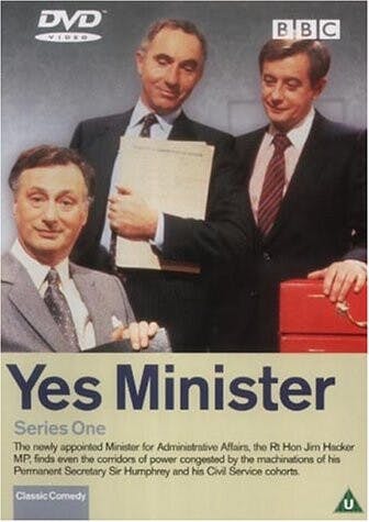 英國電視情境喜劇《Yes Minister》（IMDB圖片）