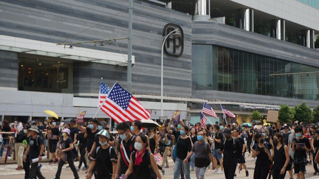 香港回歸祖國後，外國勢力（特別是美國）加強了對香港的滲透和對香港人的意識的操控，特別是在中國實行改革開放之後。（灼見名家圖片）