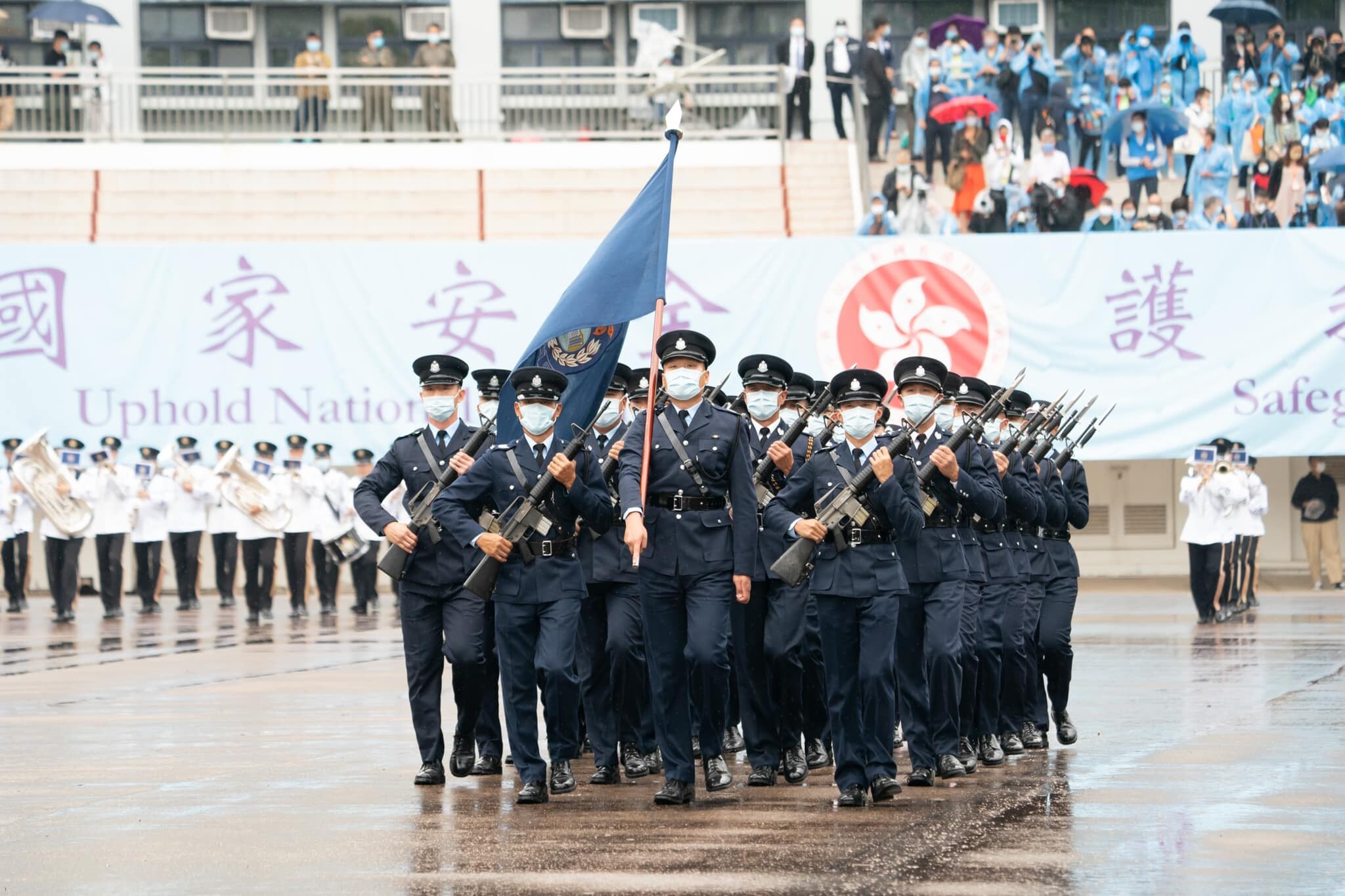 作者認為，任何新特首上任，都會面對很多流言蜚語；新一屆政府在李家超的領導下，甚至會被譏評為「警察治港」亦意料中事。（政府新聞處圖片）