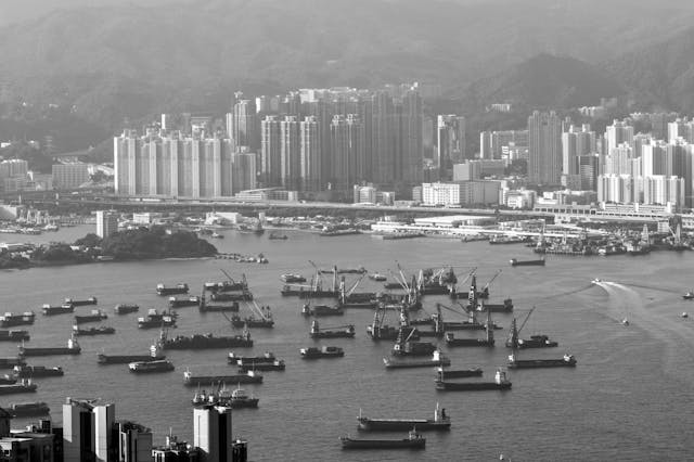 香港經濟稱步向上，華懋集團增加對地產的投入。（Shutterstock）