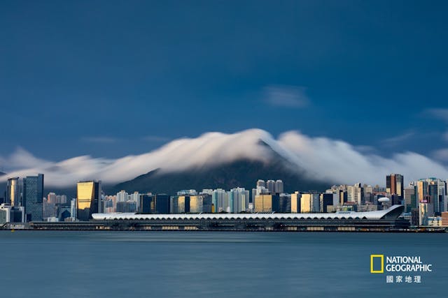 第二名：雲蓋高峰，阮智堅攝。