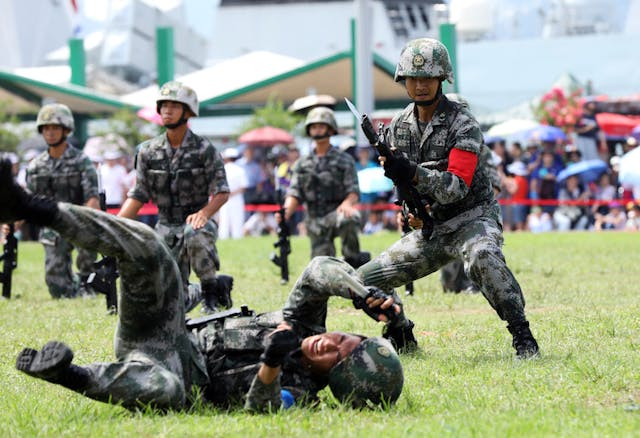 軍人戰爭演習。