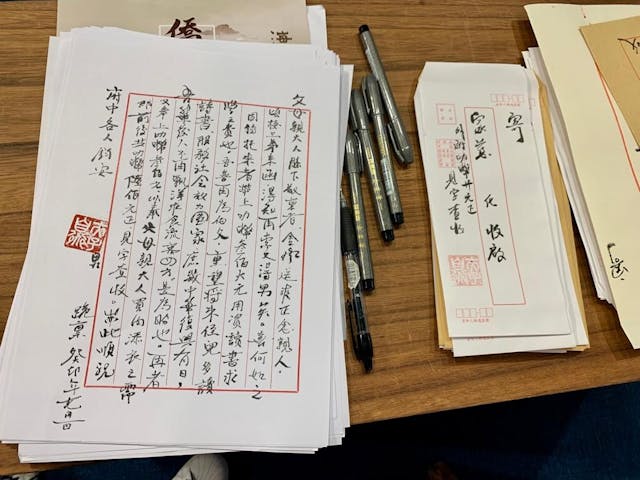 展覽模擬寫信先生的書桌。（灼見名家圖片）