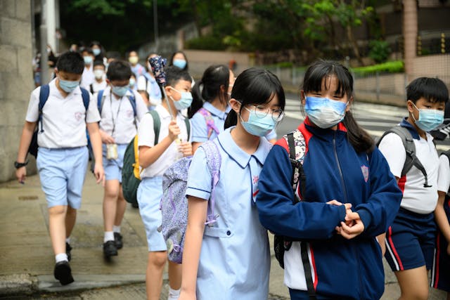 如果家長的負面情緒、壓力水平，還有對孩子的控制度越高，孩子的焦慮程度也越高。（Shutterstock）