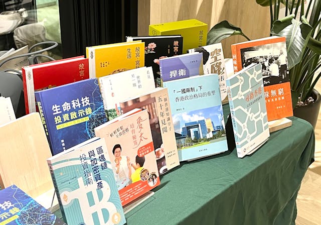 這些新作的主題可以用4個「有」概括：城中有大事、歷史有節點、人生有關鍵、香港有貢獻。（姜毅攝）