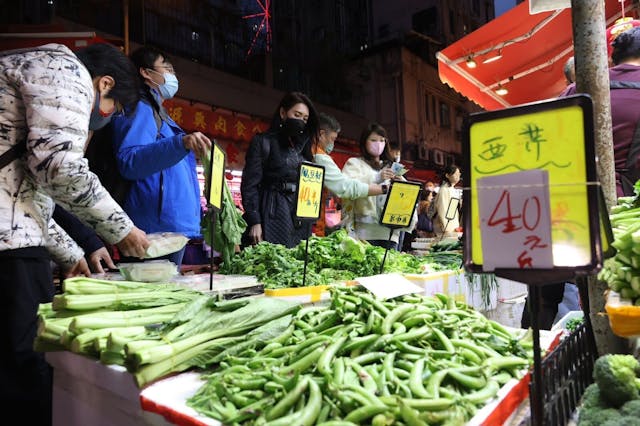 港澳辦表示，香港市民的生活物資一定會得到及時、充足的保障。（亞新社）