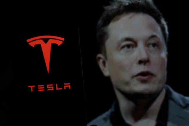 Elon Musk已累積多年AI駕駛數據和經驗，近年更成立Optimus機器人部門。（Shutterstock）