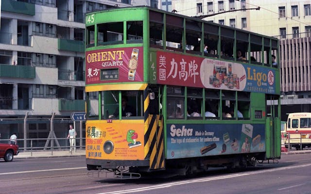 青綠色的舊電車。（網上圖片）