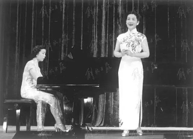 1956年6月周小燕在璇宮演出。