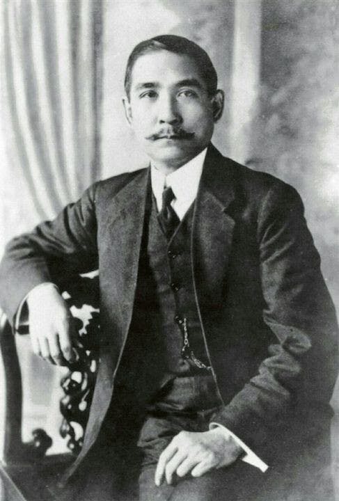 孫中山當選臨時大總統就職照片。（Wikimedia Commons）