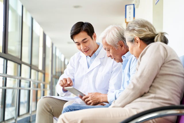 兩位醫生指出，能夠幫助病人重回生活正軌有莫名的喜悅。（Shutterstock）