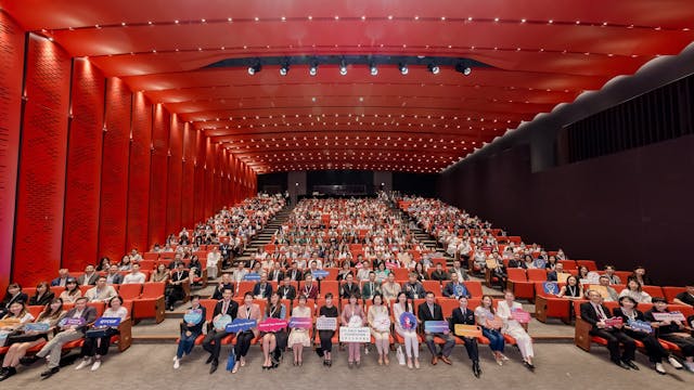 培菁女性創效基金舉辦「明日女菁領袖峰會」，吸引近300名女孩及多個行業領袖參加。