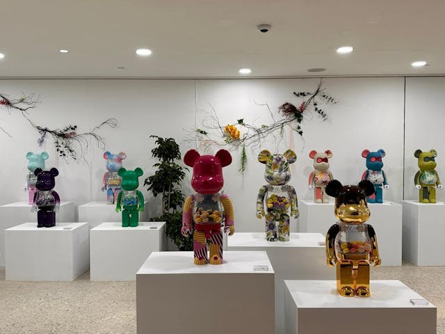 是次展覽雲集來自約100位國際知名創意單位設計的獨家BE@RBRICK 1000%藝術品。