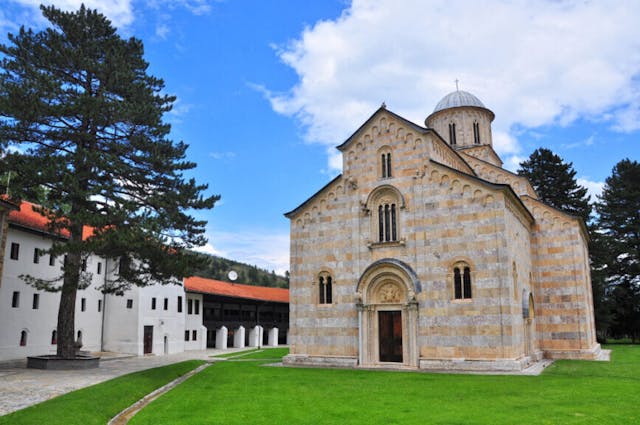 在科索沃的東正教修道院Decani Monastery。（Shutterstock）