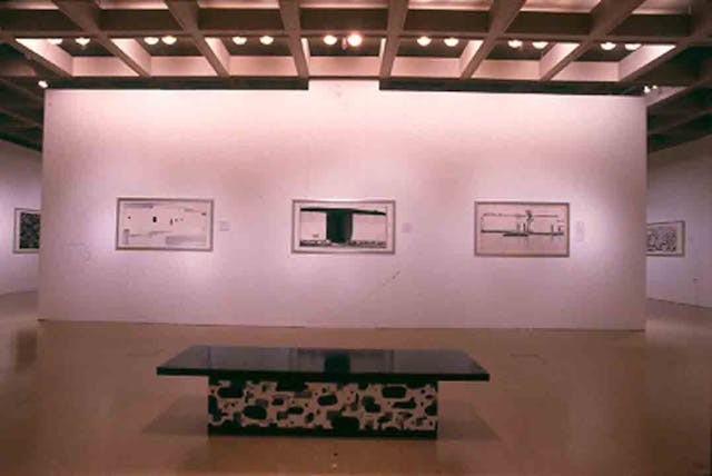 2002年，香港藝術館「無涯惟智&mdash;吳冠中藝術里程」展覽場景。