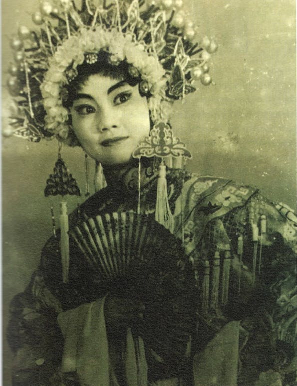 Early in her studies with Shapingba Chuanju Troupe, 1981.