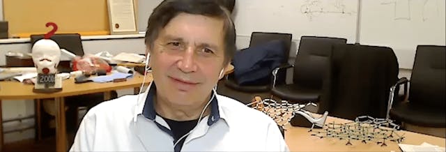 圖四：科學家 Andre Geim 為 2000年搞笑諾獎的物理獎得主，十年後憑石墨烯研究獲頒諾貝爾獎物理獎。（2020 搞笑諾獎頒獎禮視頻截圖）