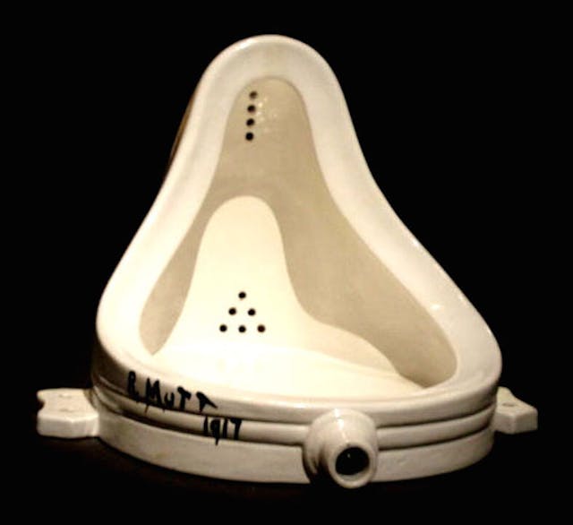 1917年，法國藝術家杜尚（Duchamp）把現成的尿盆，當作藝術品，取名為《噴泉》（Fountain）。（Wikipedia commons）