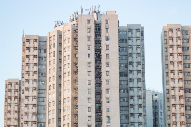 香港樓價下跌，想成為業主的人士數目減少，選擇租賃樓宇居住的人數增加。（Shutterstock）