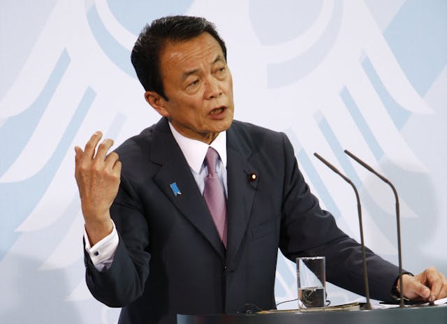 安倍晉三死後，現在最有權勢的幕後主持人之一是麻生太郎。（Shutterstock）