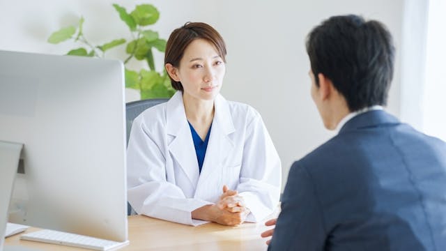 有時面對成人患者，用溫柔溫婉的善言誘導能提高成效。（Shutterstock）