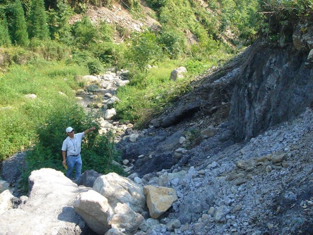 2008年汶川大地震，令地殼發生了很大的變化，地面可以在50秒之間，形成4米高的山崖。