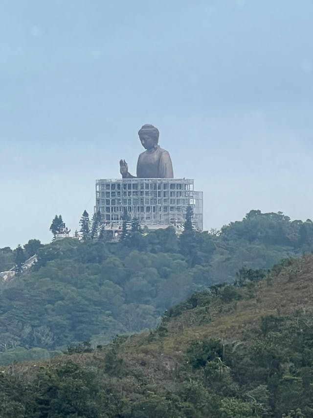 遠觀天壇大佛。（攝影：陳穎嘉女士）