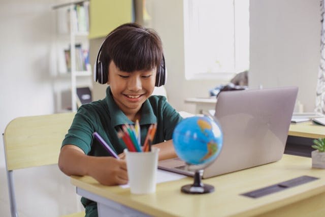 培養學生自主學習的能力，減低網課造成的學習差異是首要任務。（Shutterstock）