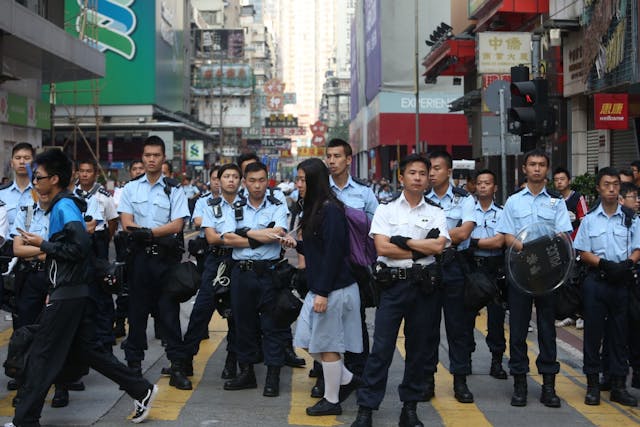 法庭必須維護警方的權威，否則社會的秩序必會蕩然無存。（亞新社）