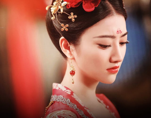 唐朝女子「梅妝」的「花鈿」式樣有許多種。（Shutterstock）