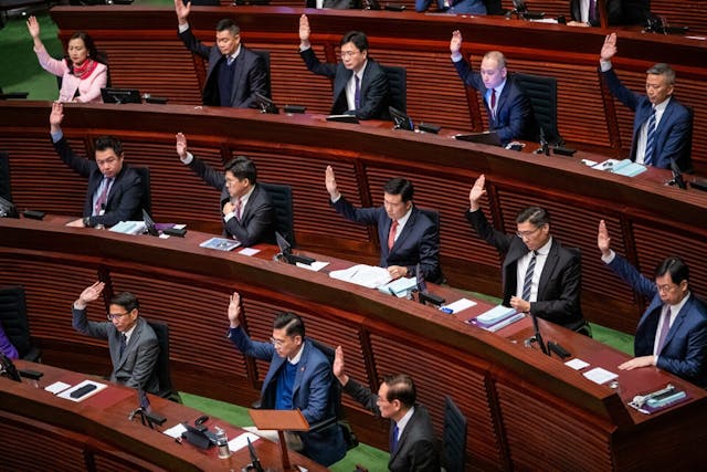 在席89名議員全部投票贊成，法案三讀通過。（亞新社）