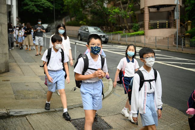 小學人文科新設「理財與經濟」專題，將理財教育納入小學教育體系內。（Shutterstock）