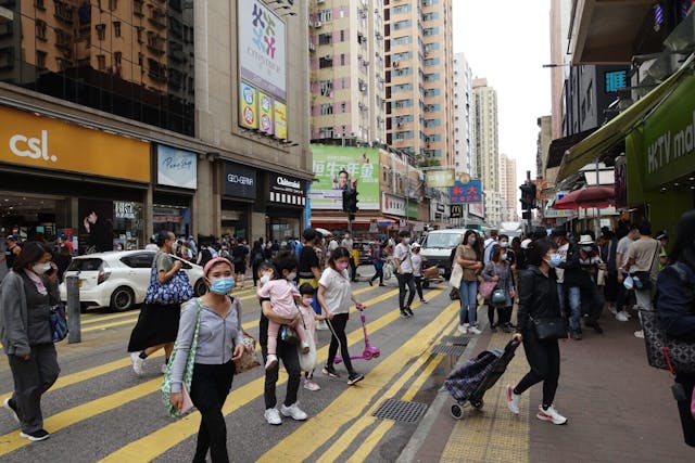 再加上香港在中美角力下首當其衝，令它以最傳統但也最突兀的地緣政治方式，脫離美國秩序並迎接全球化的終結。（Shutterstock）