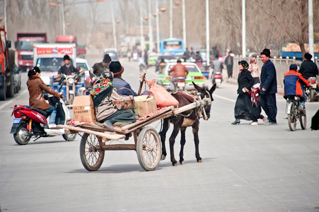 在一帶一路搞生意時，不要過份排外。（Shutterstock）