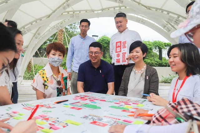 政府亦挑選了5條樓齡40至45年的屋邨作先導計劃，按照幸福設計的概念實行較大規模的改善措施優化屋邨的公共空間、設施及環境。（何永賢facebook）