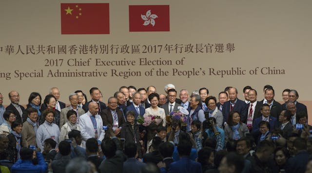 香港的特區行政長官是間接選舉產生的，部分選舉委員則是直接選舉產生的；團體代表卻是個人投票產生的。（亞新社）