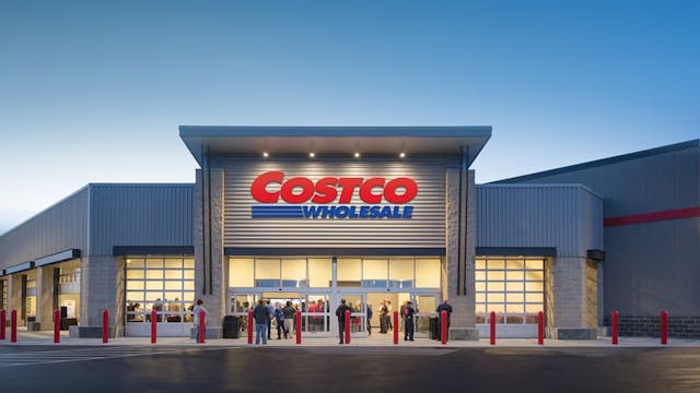 美國既超廉價大批量超市Costco（台稱「好市多」），貨品的單位售價只是港幾分之一，但商場佔地之大，怕只能起係河套地區。（Costco）